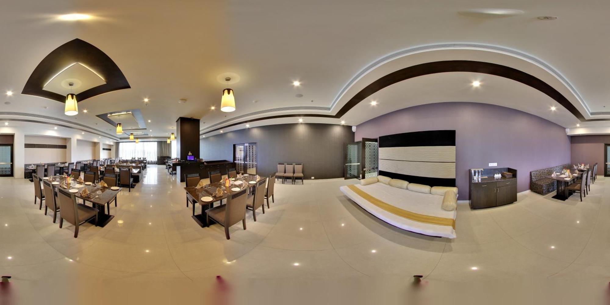 Narayani Heights, Ahmedabad Hotel Kültér fotó