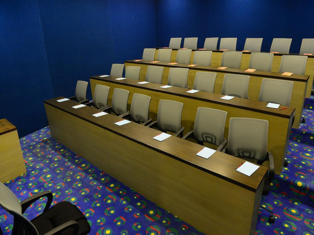 Narayani Heights, Ahmedabad Hotel Kültér fotó