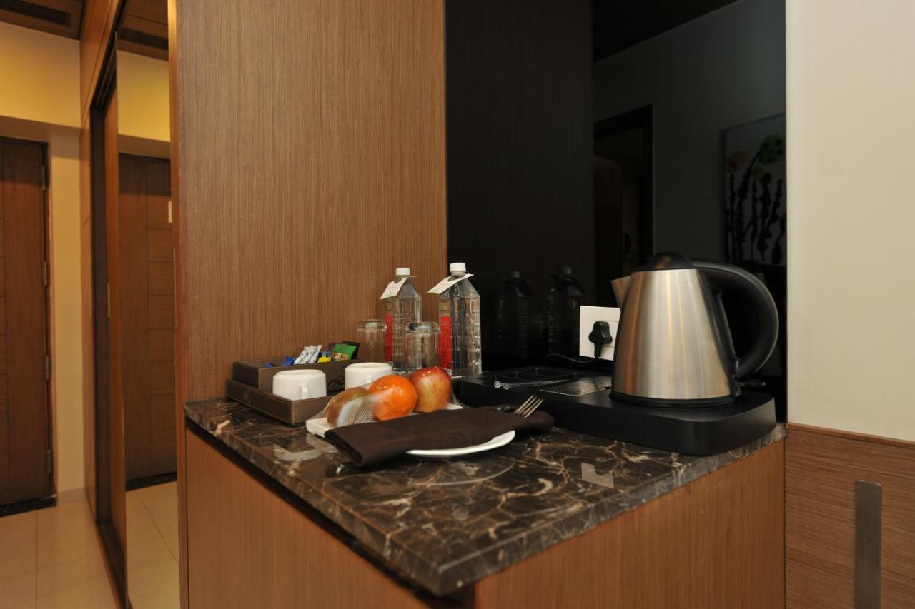 Narayani Heights, Ahmedabad Hotel Kültér fotó